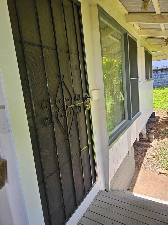 Building Photo - 19 Loulu Ln