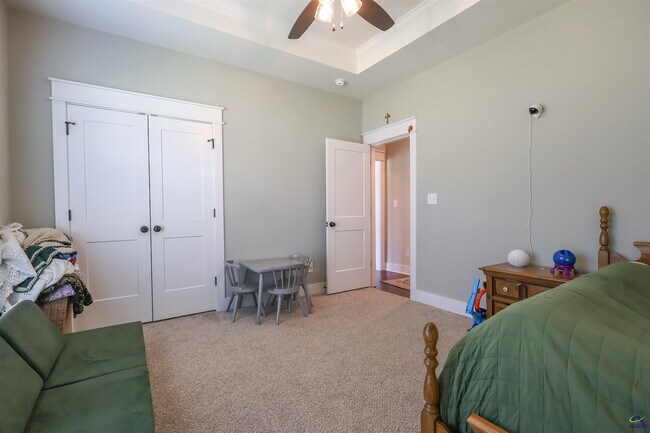 Building Photo - 410 Stonegate Trail
