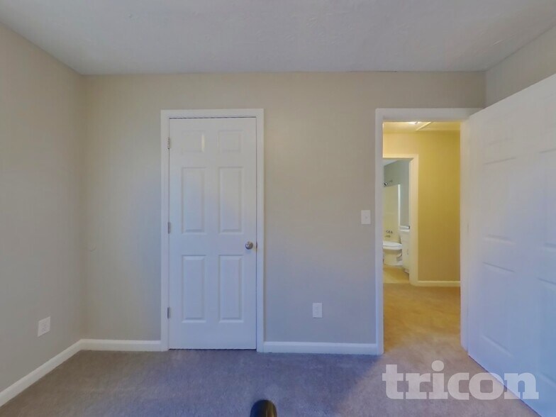 Building Photo - 538 Grove Pointe Ct