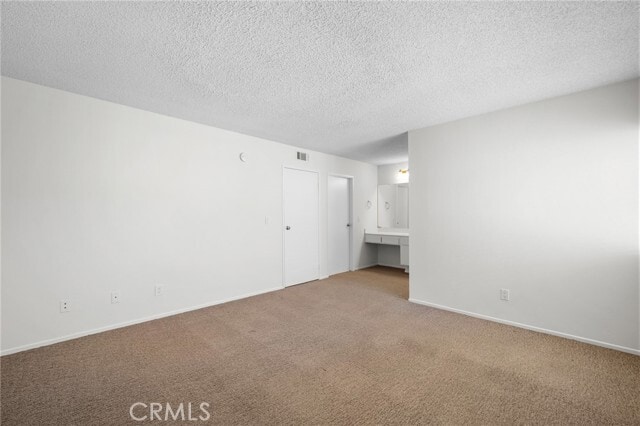 Building Photo - 10260 Plainview Ave