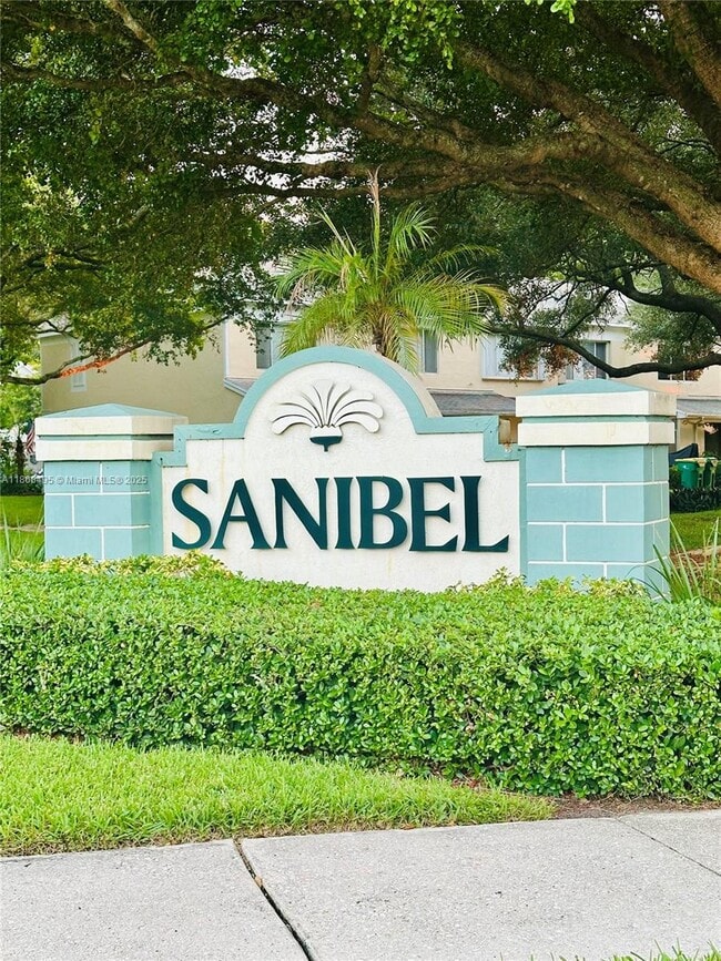 Building Photo - 7821 Sanibel Dr
