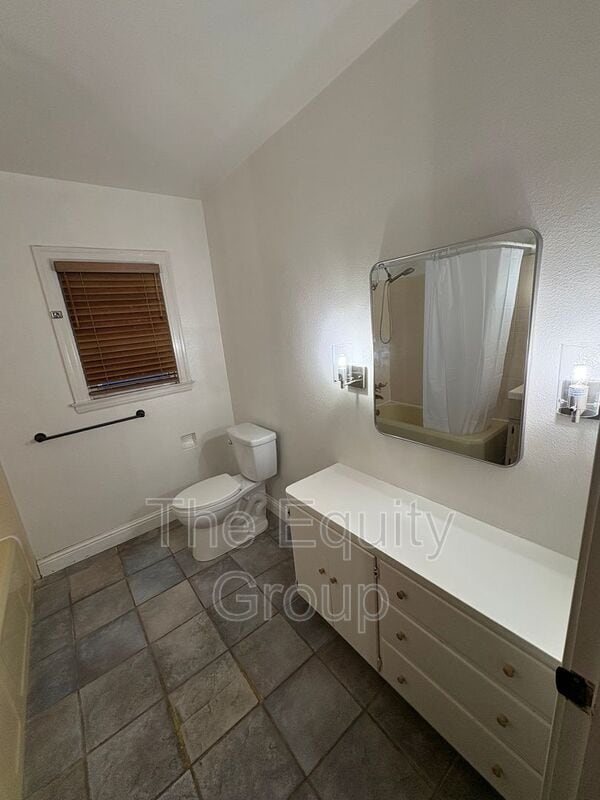 Building Photo - 1801 Riverside St