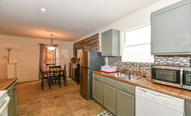 Building Photo - 3703 Frigate Dr