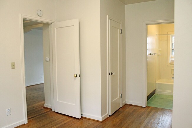 Building Photo - 3507 SW 11th Ave