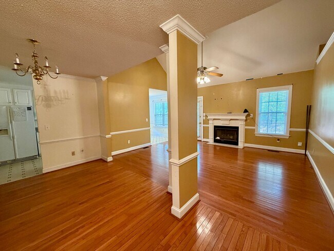 Building Photo - 13 Box Turtle Ct