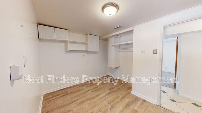 Building Photo - 552 Seagate Ave