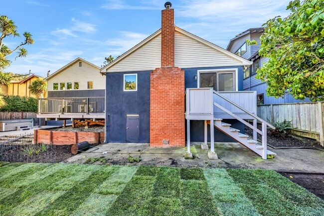 Building Photo - 280 Angelita Ave