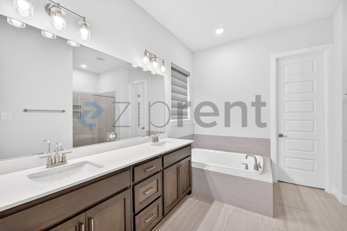 Building Photo - 1713 Friendship Ln