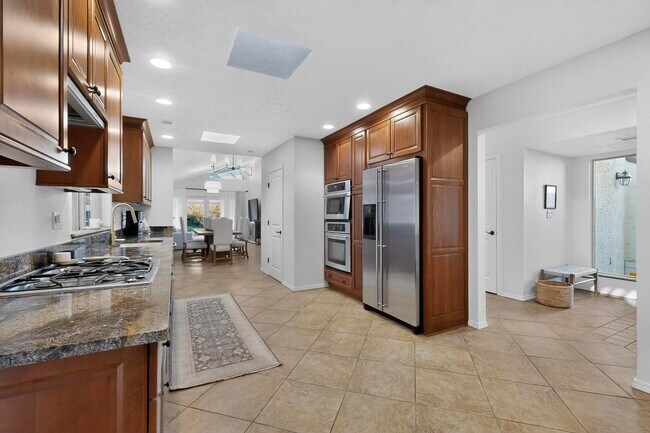 Building Photo - 9735 Village Green Dr NE