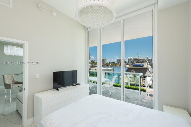 Building Photo - 400 Sunny Isles Blvd