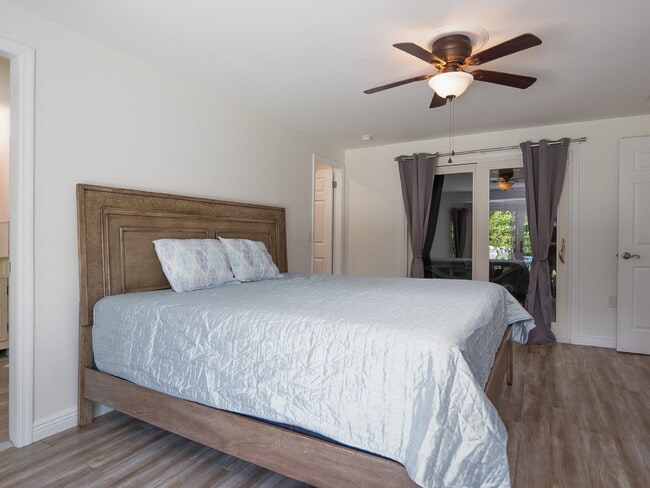 Building Photo - Living Across from Sarasota Bay 3BR/2.5BA Home Minutes to Downtown – Yardwork Included