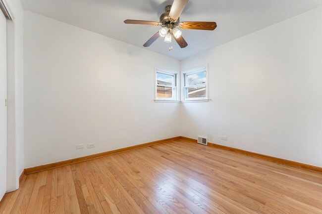 Building Photo - 5800 W Foster Ave