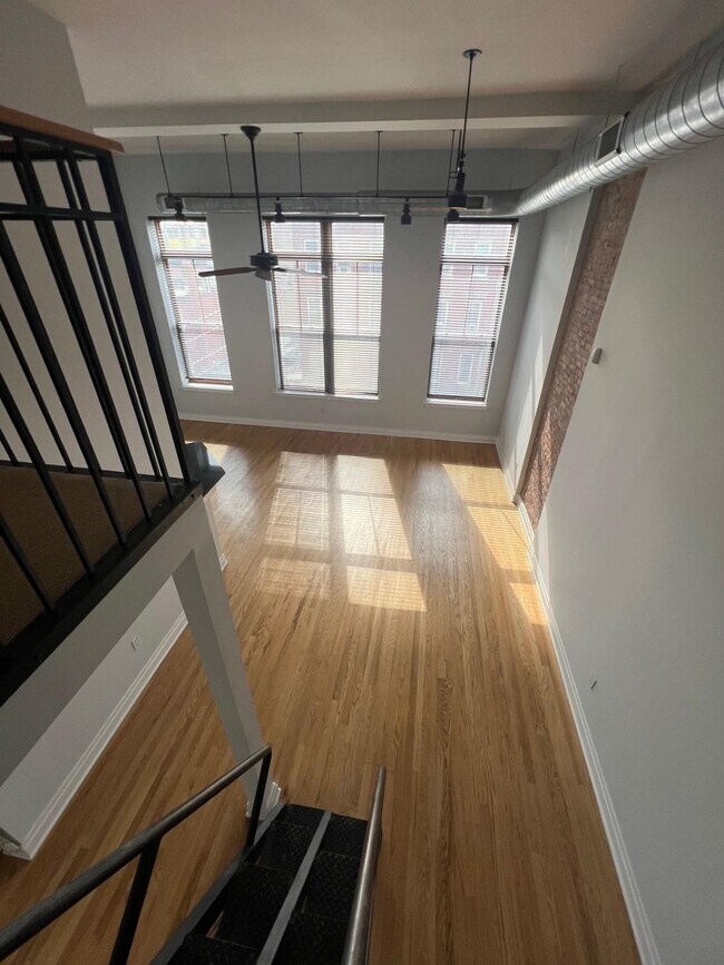 Building Photo - 338 Grove St