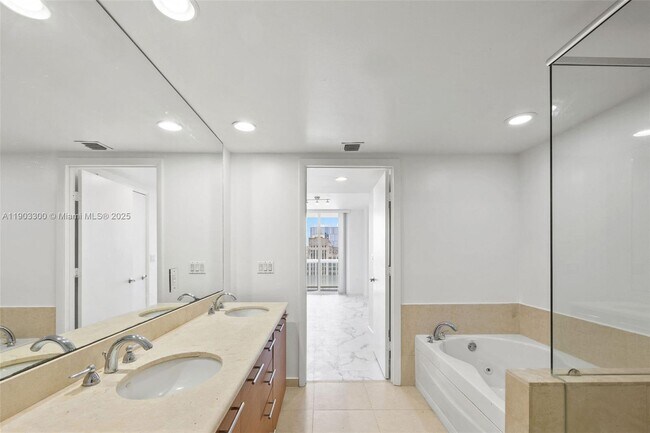 Building Photo - 50 Biscayne Blvd