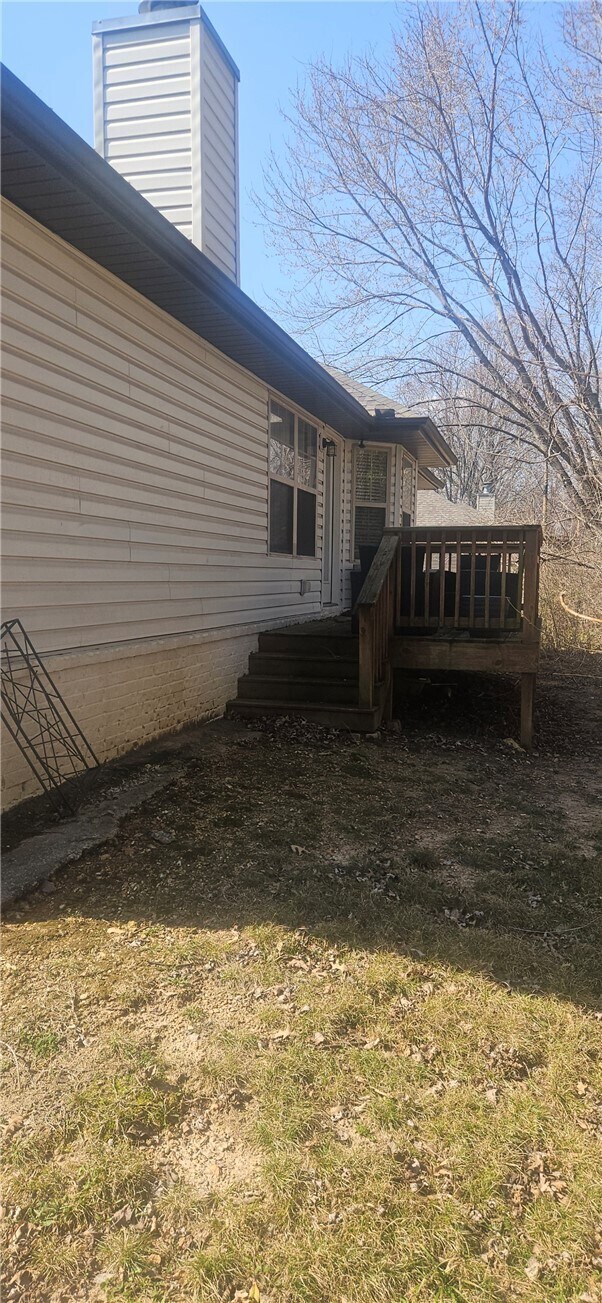 Building Photo - 1290 N Sang Ave