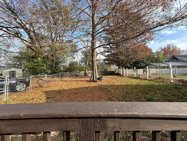 Building Photo - 463 Linden Ave