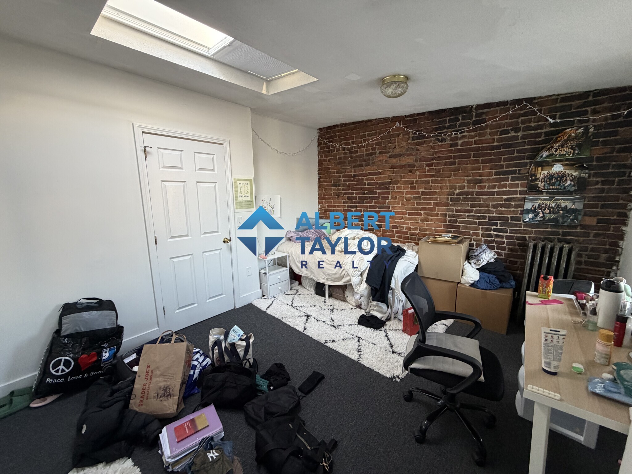 Building Photo - 210 Hemenway St