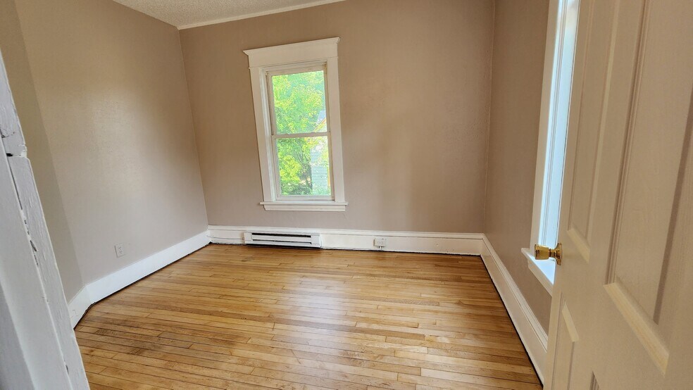Building Photo - 1422 26th Ave N