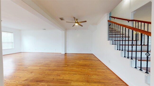 Building Photo - 328 Malone St