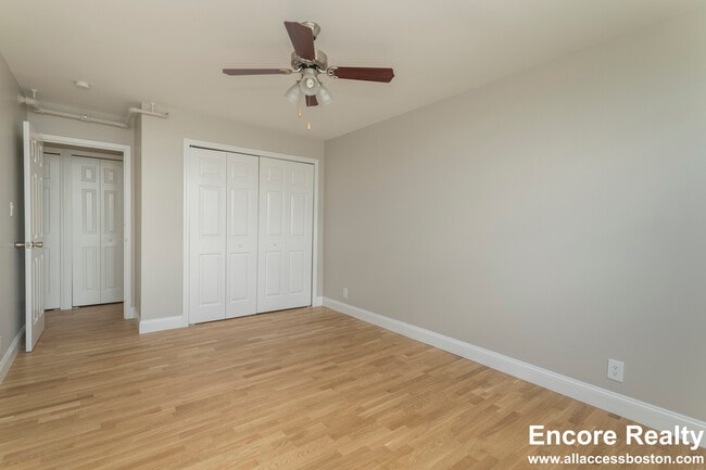 Building Photo - 1410 Columbia Rd