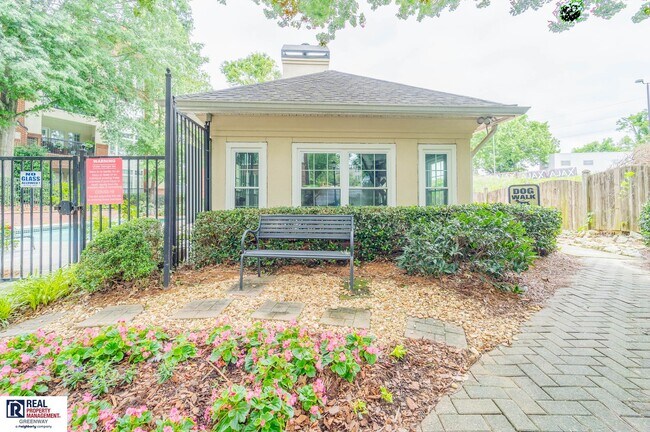 Building Photo - Gated Community In The Heart of Buckhead.