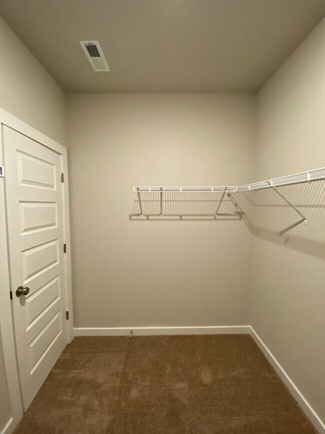 Building Photo - 1245 Brookhaven Dr