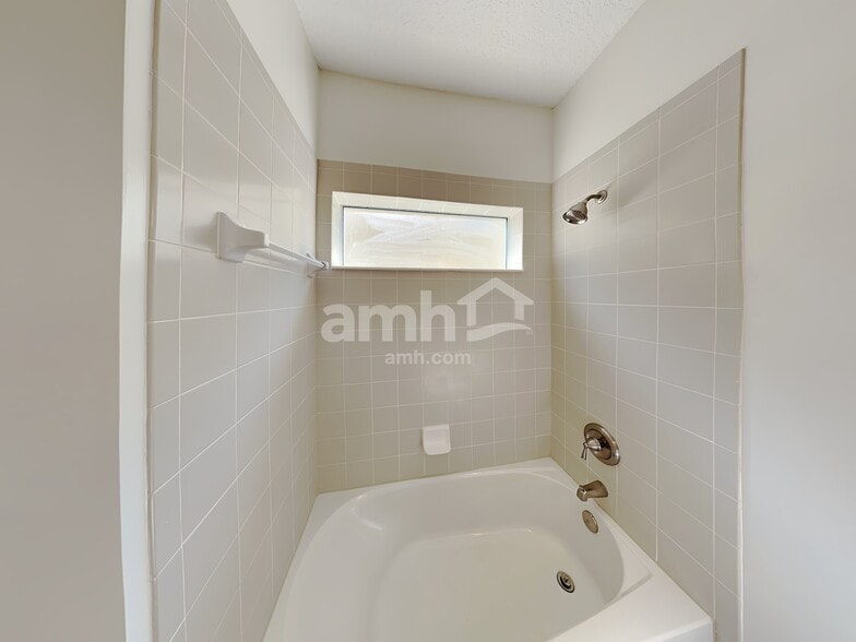 Building Photo - 6243 Pendragon Pl