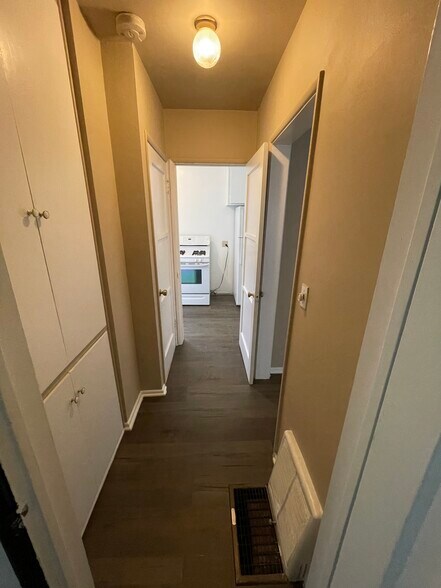 Building Photo - 334 W Alameda Ave