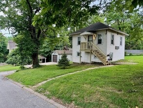 Building Photo - 1706 Cowling Ave