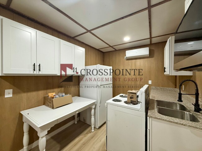 Building Photo - 1809 County Rd 27