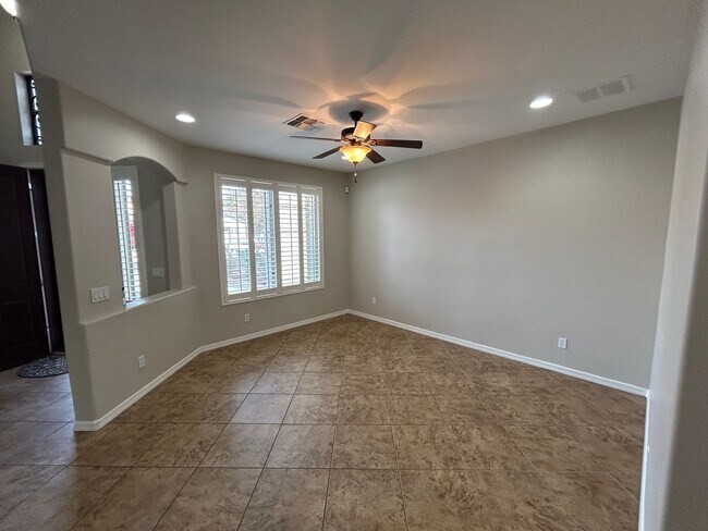 Building Photo - 5411 W Rowel Rd