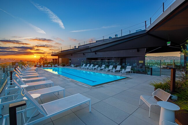 Building Photo - 6401 Wilshire Blvd