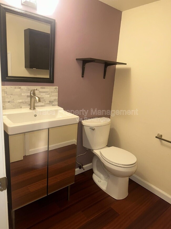 Building Photo - 3121 S Tamarac Dr