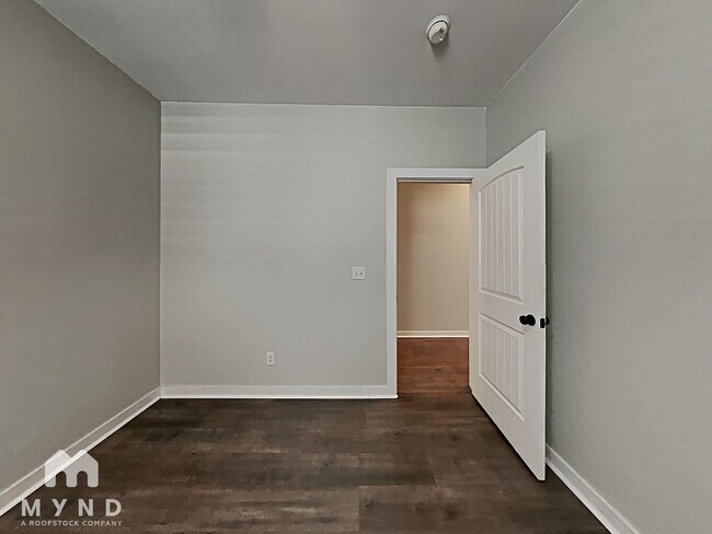 Building Photo - 325 Hathaway Ln