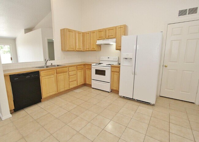 Building Photo - Clean Single-Level Home in Charter Pointe