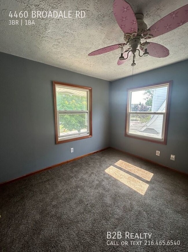 Building Photo - 4460 Broadale Rd