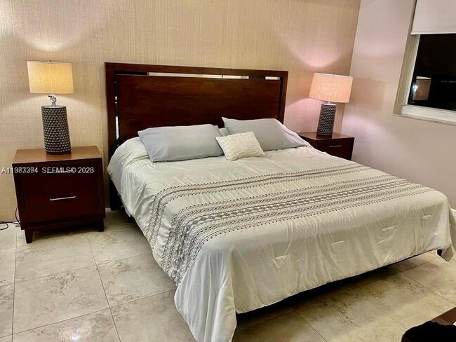 Building Photo - 4100 Salzedo St