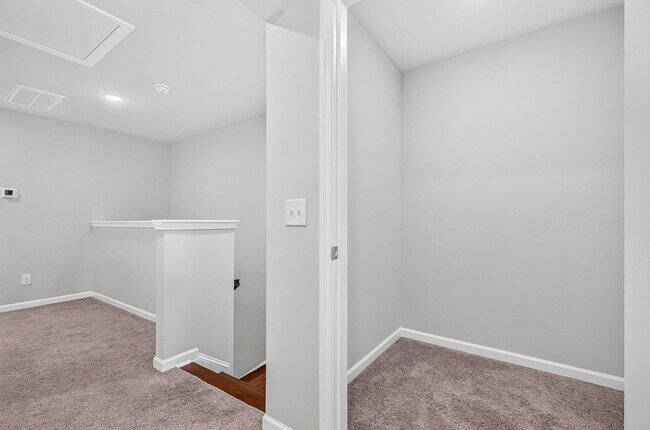 Building Photo - 5214 New Palm Ct
