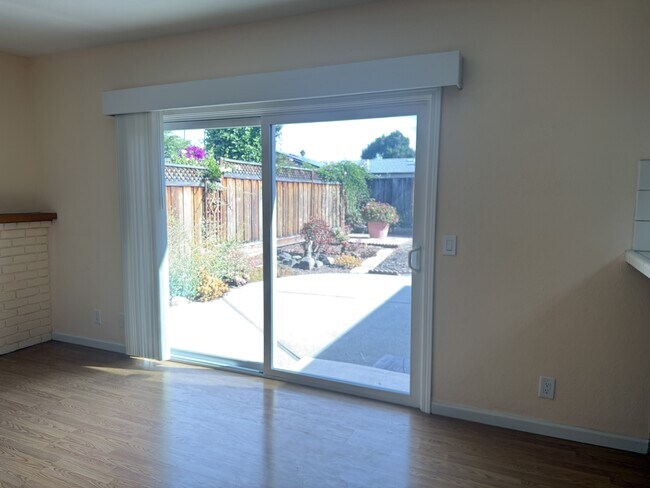 Building Photo - 964 Dawnview Ct