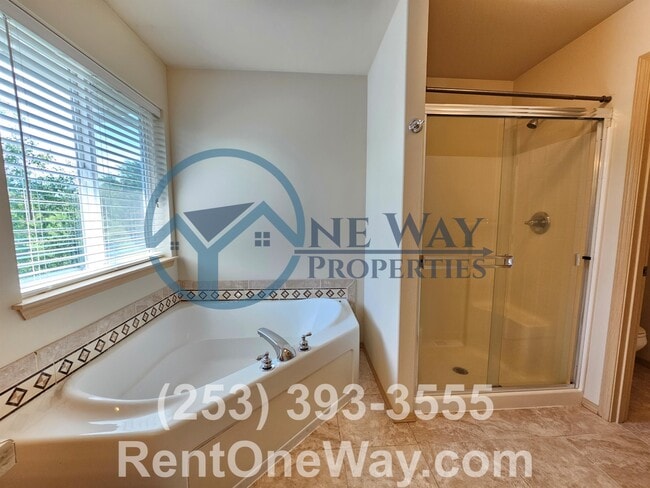 Building Photo - 15410 87th Ave E