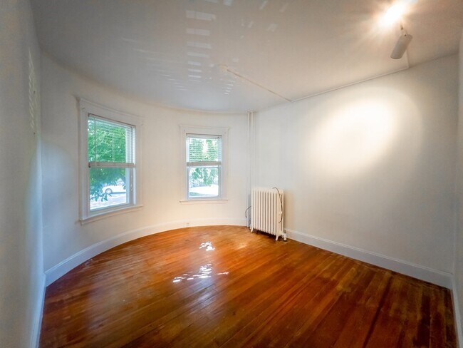 Building Photo - 67 Hampstead Rd