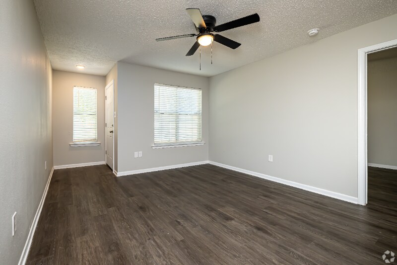 Building Photo - 2121 Lobdell Blvd