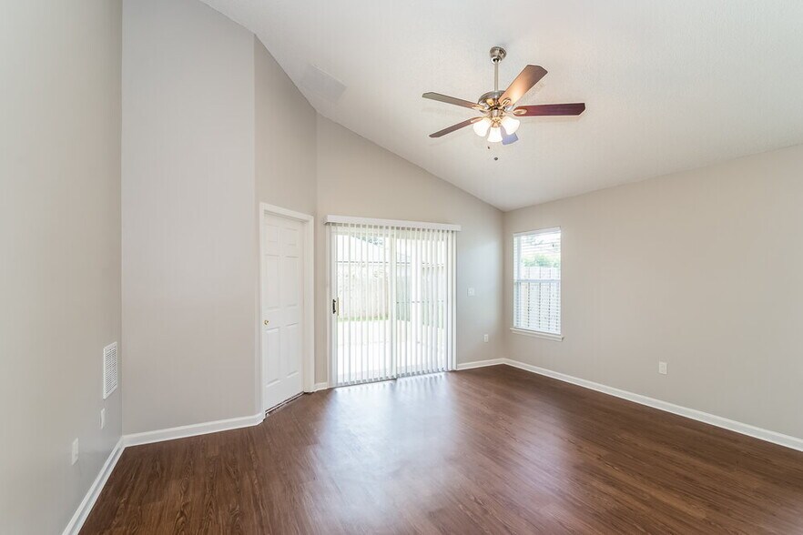Building Photo - 699 Bellshire Dr