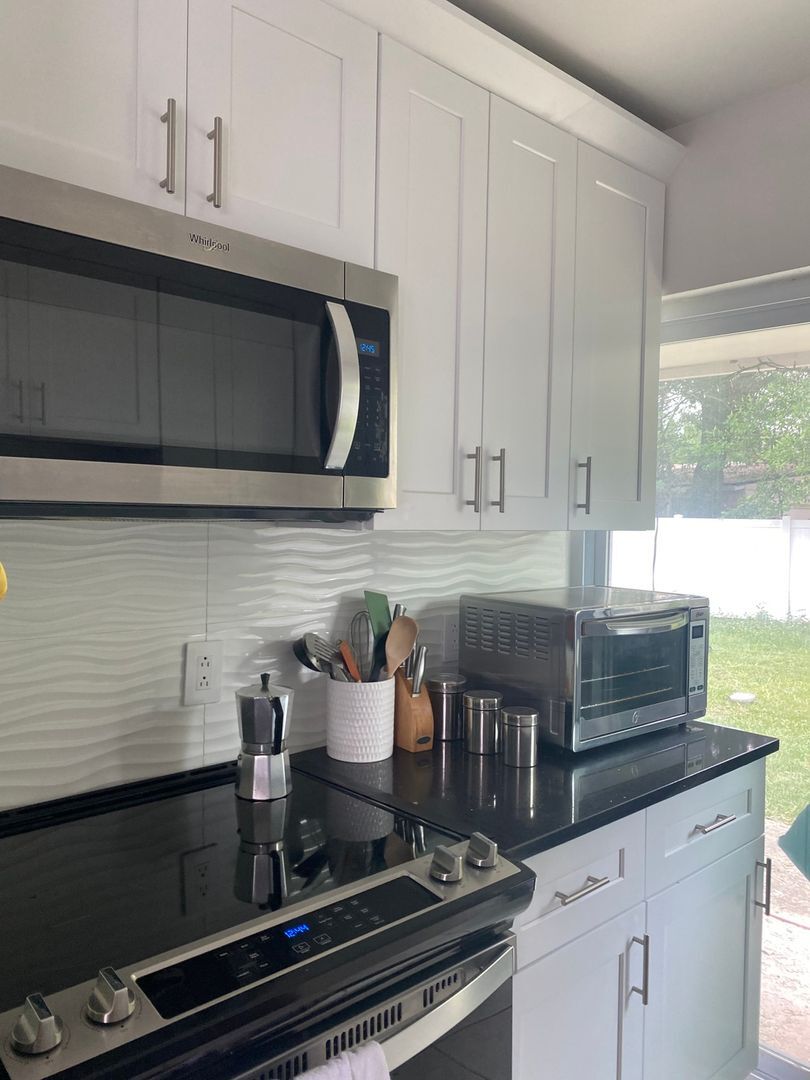 Building Photo - 119 N Alderwood St