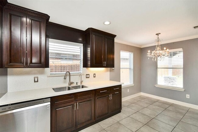 Building Photo - 1430 Acorn Ct