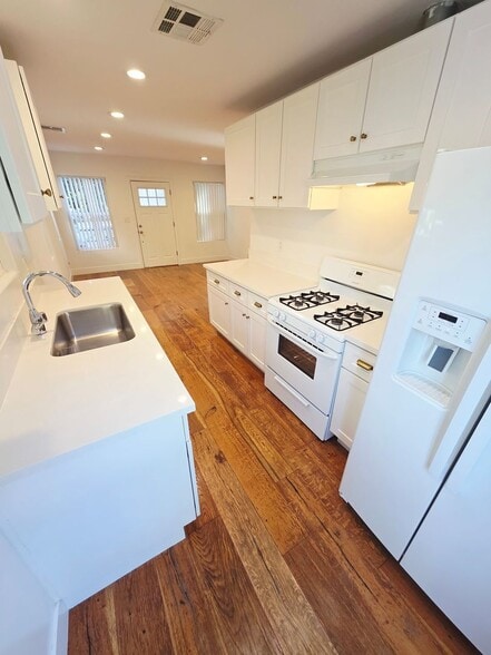 Building Photo - 4014 Effie St