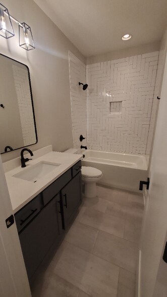 Building Photo - 115 Green St