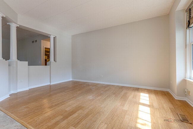 Building Photo - 598 Harvey Lake Dr