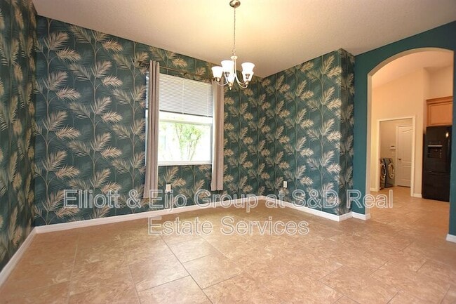 Building Photo - 5632 Aral Dr