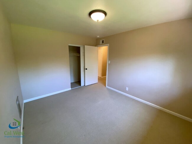 Building Photo - $5995 - Spacious 4 Bed/2 Bath Los Gatos Ho...